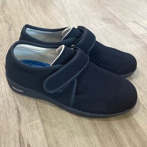 NEW Women’s Adjustable Wide Width Diabetic Foot Shoes